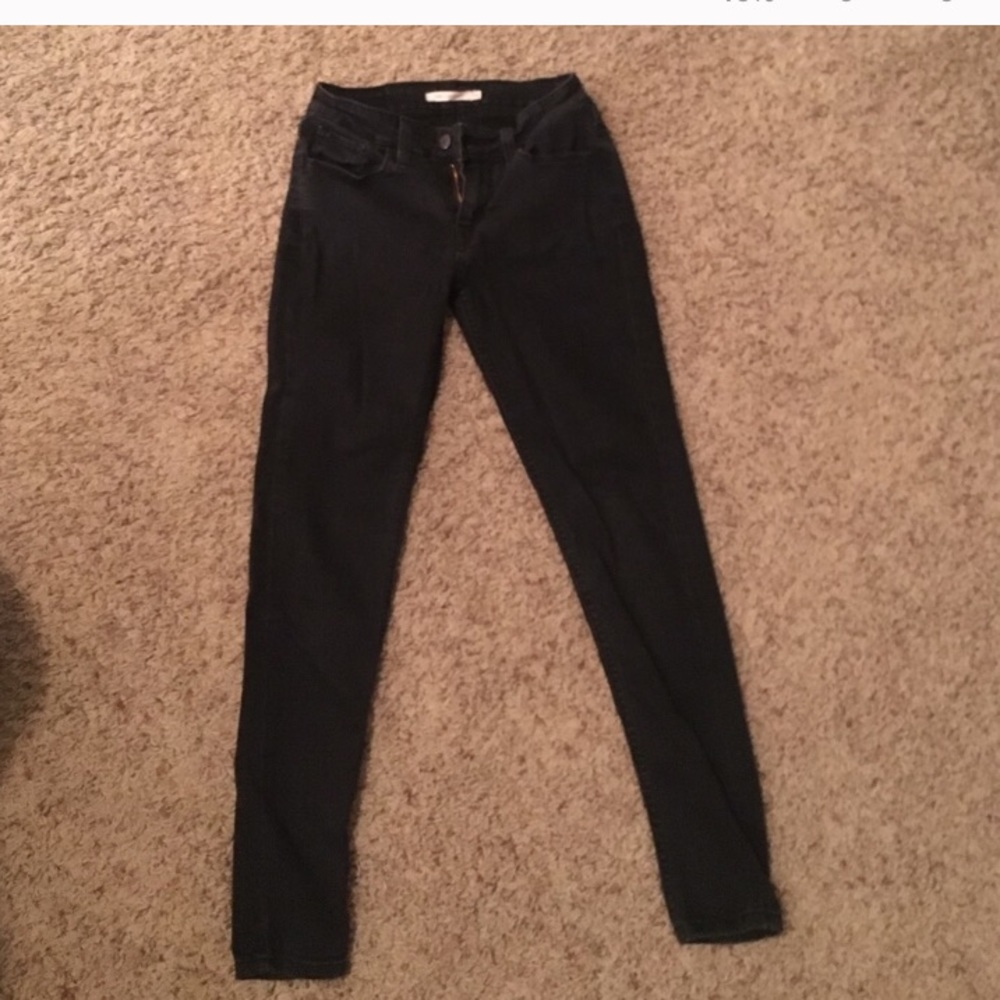 Levi’s size 26 black jeans!